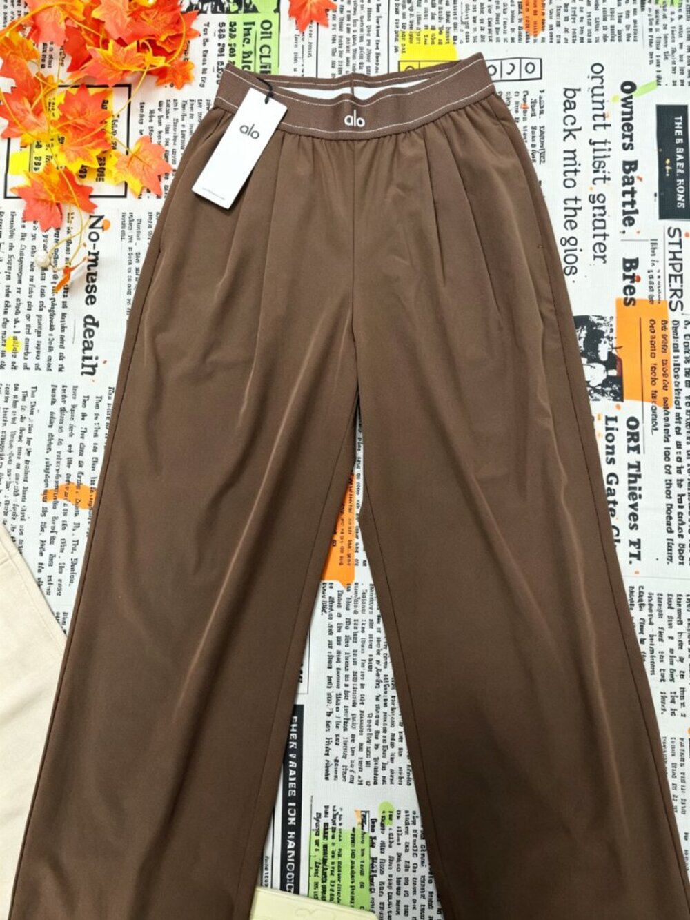 Espresso☕️ALO Yoga Suit Up Trouser NWT Regular 30" Inseam🤎 - Picture 2 of 7